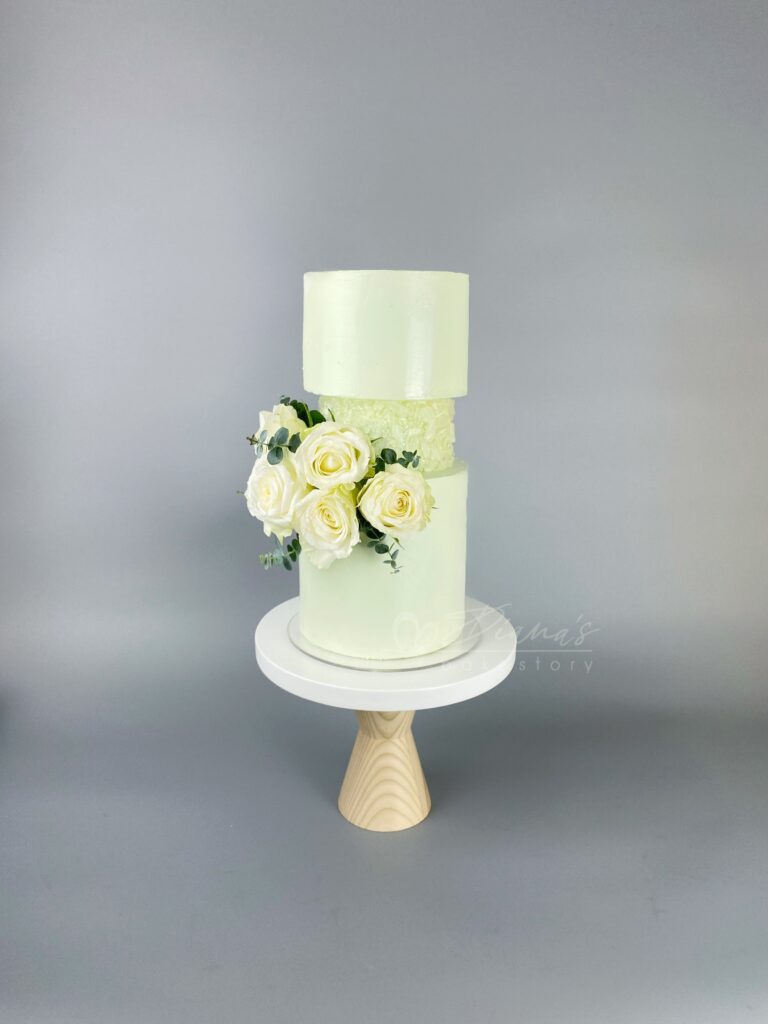 White Wedding Cake Edel